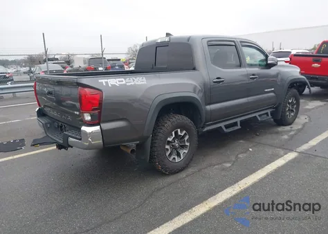 2018 Toyota Tacoma Trd Off Road z USA, uszkodzony, nr VIN 5TFCZ5AN8JX159903